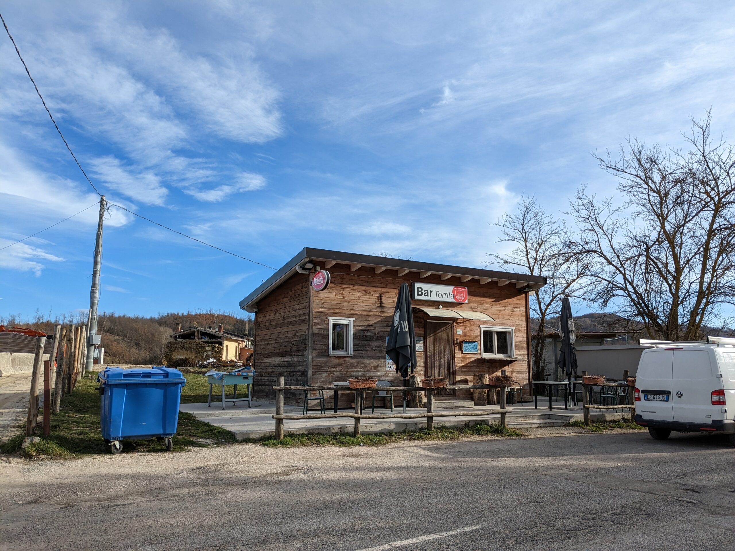アマトリーチェ、トッリータ集落の自力再建バール “Bar Torrita”